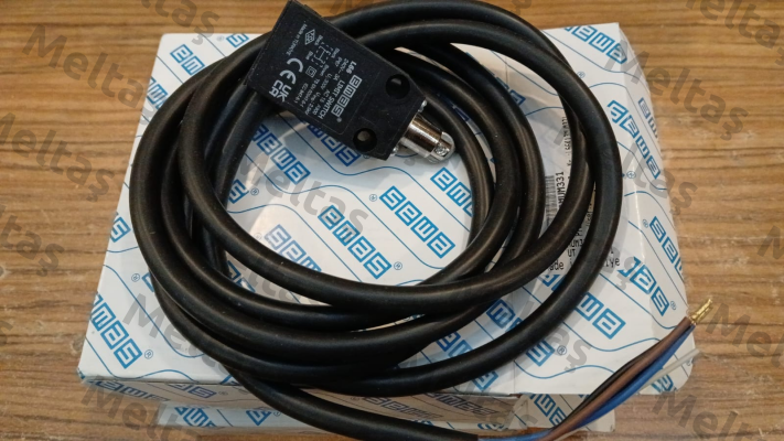 L66K13MUM331 Emas