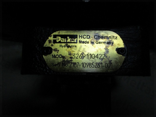3269110422  Parker